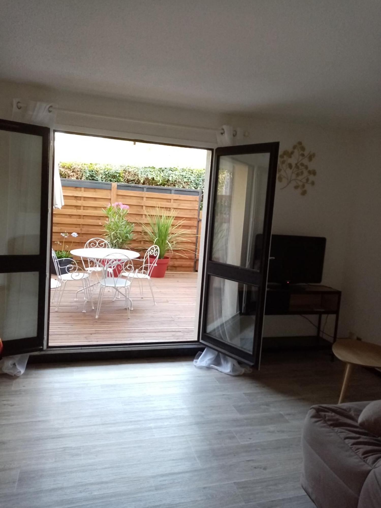 Cabourg Agreable T2 Residence Calme - Terrasse 20M2 - Animaux Bienvenus ภายนอก รูปภาพ